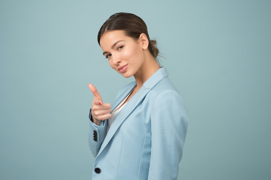 UNE FEMME QUI A CONFIANCE EN ELLE