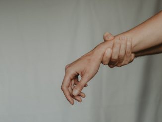 douleur au poignet liée à une tendinite